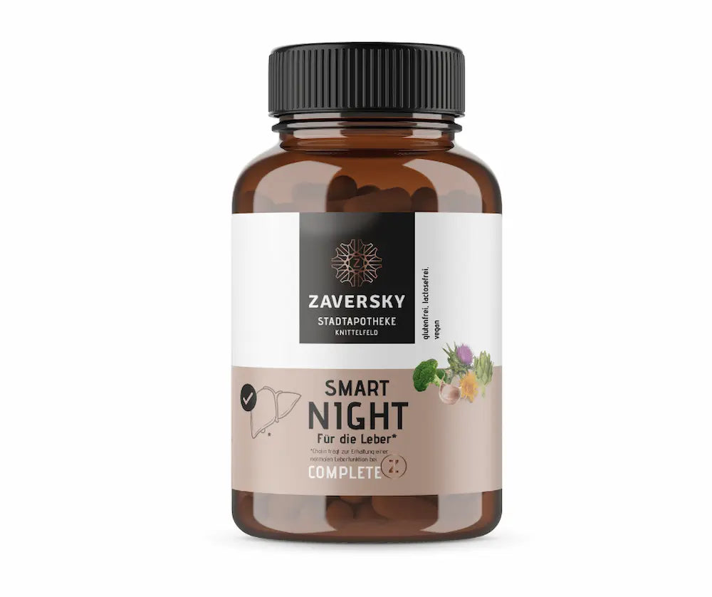 Zaversky Smart Night Kapseln für die Leber in Braunglasflasche mit schwarzem Deckel, glutenfrei, lactosefrei und vegan, Vorderansicht.