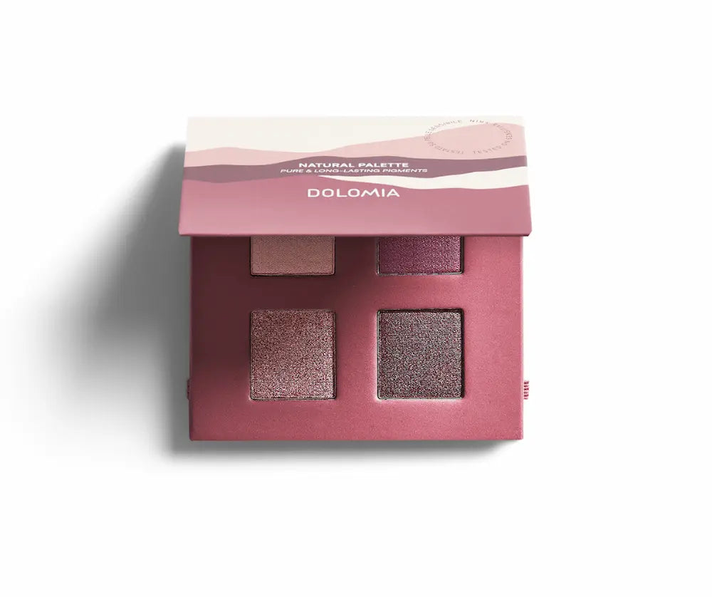 Dolomia Natural Palette mit vier Lidschatten in Beere-, Braun- und Pflaumentönen, geöffnete Palette in Vorderansicht