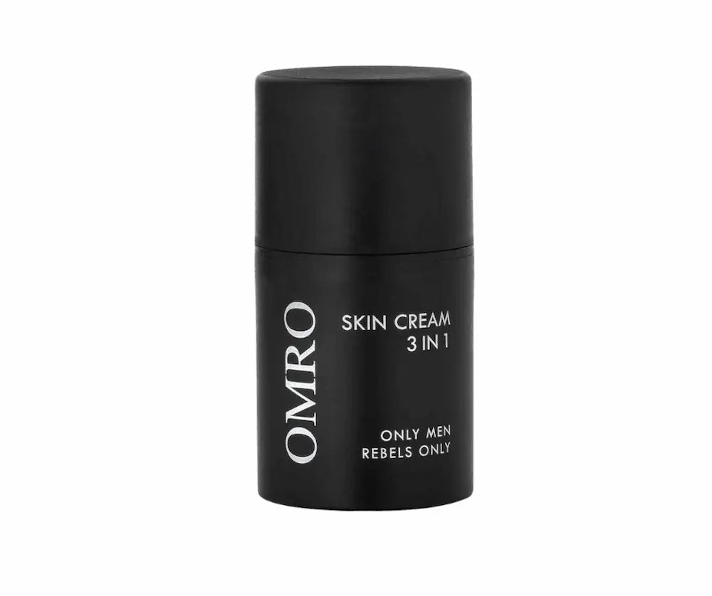 OMRO Skin Cream 3 in 1 in schwarzem zylindrischem Tiegel mit weißer Aufschrift „Only Men Rebels Only“, Vorderansicht