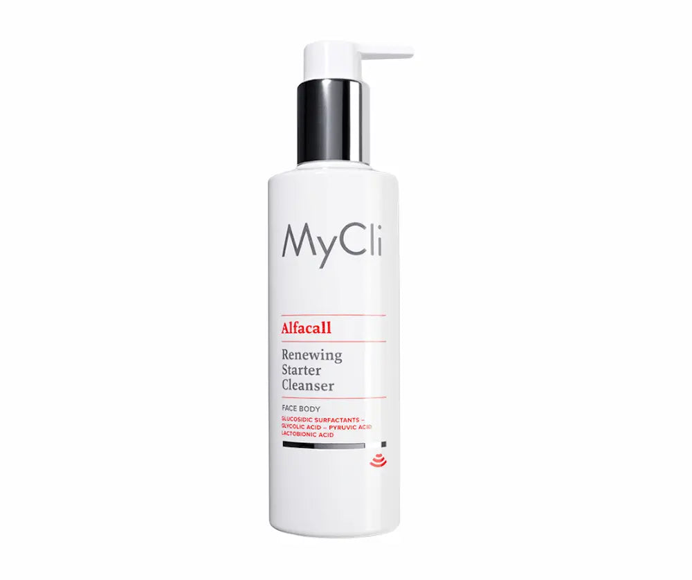 MyCli Alfacall Renewing Starter Cleanser für Gesicht und Körper in weißer Pumpflasche mit silbernem Spender, Vorderansicht