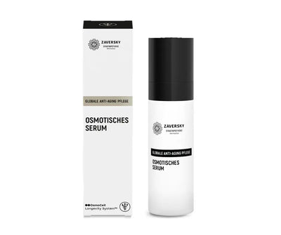 Zaversky Osmotisches Serum in weißer Spenderflasche mit schwarzem Pumpkopf neben weißer Verpackung, Anti-Aging Pflege